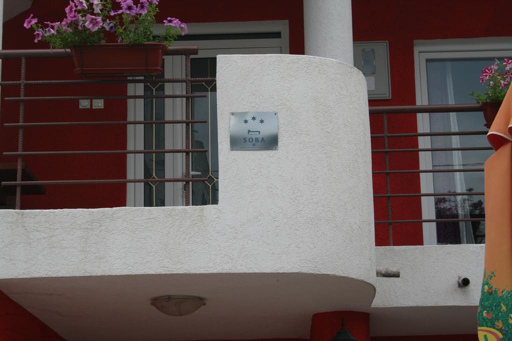 Lukic Apartmani バール エクステリア 写真