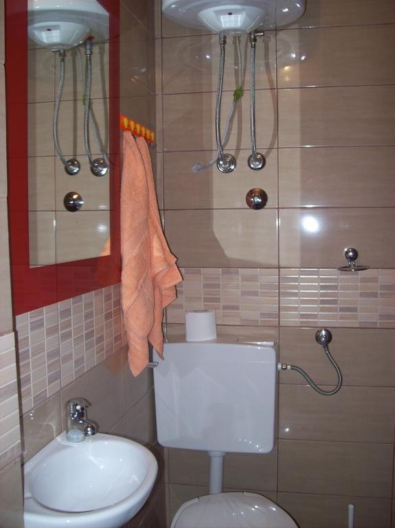 Lukic Apartmani バール 部屋 写真