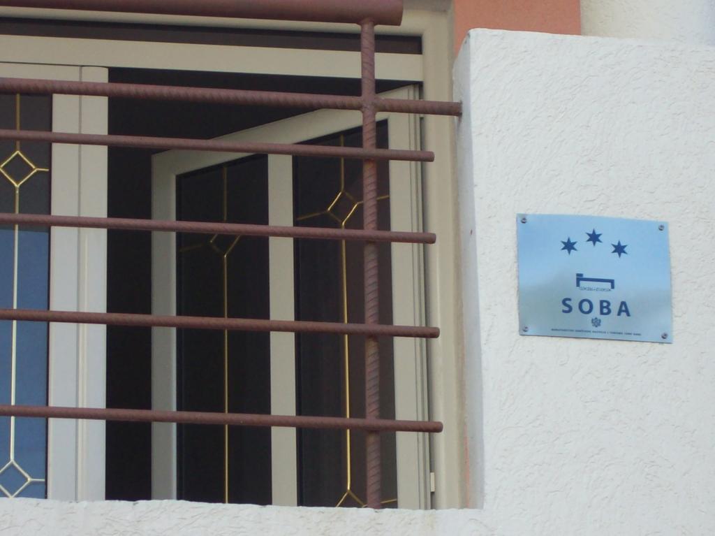 Lukic Apartmani バール エクステリア 写真