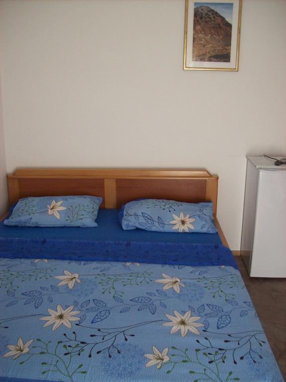 Lukic Apartmani バール 部屋 写真