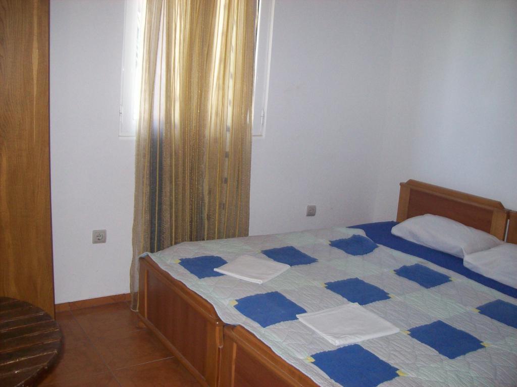 Lukic Apartmani バール 部屋 写真