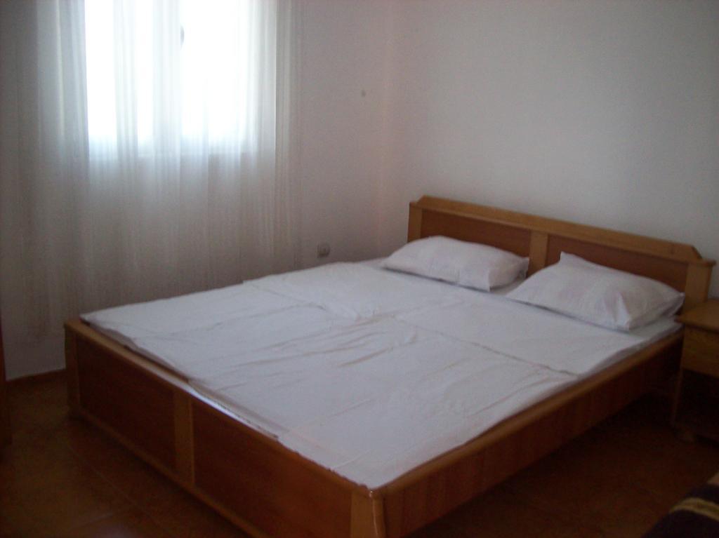 Lukic Apartmani バール 部屋 写真